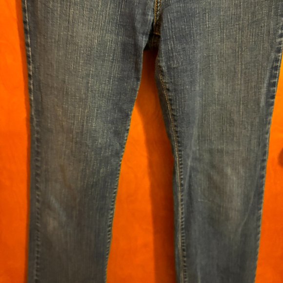 Levi’s Perfectly Slimming Bootcut 512 Jeans Size 6M - Picture 7 of 16